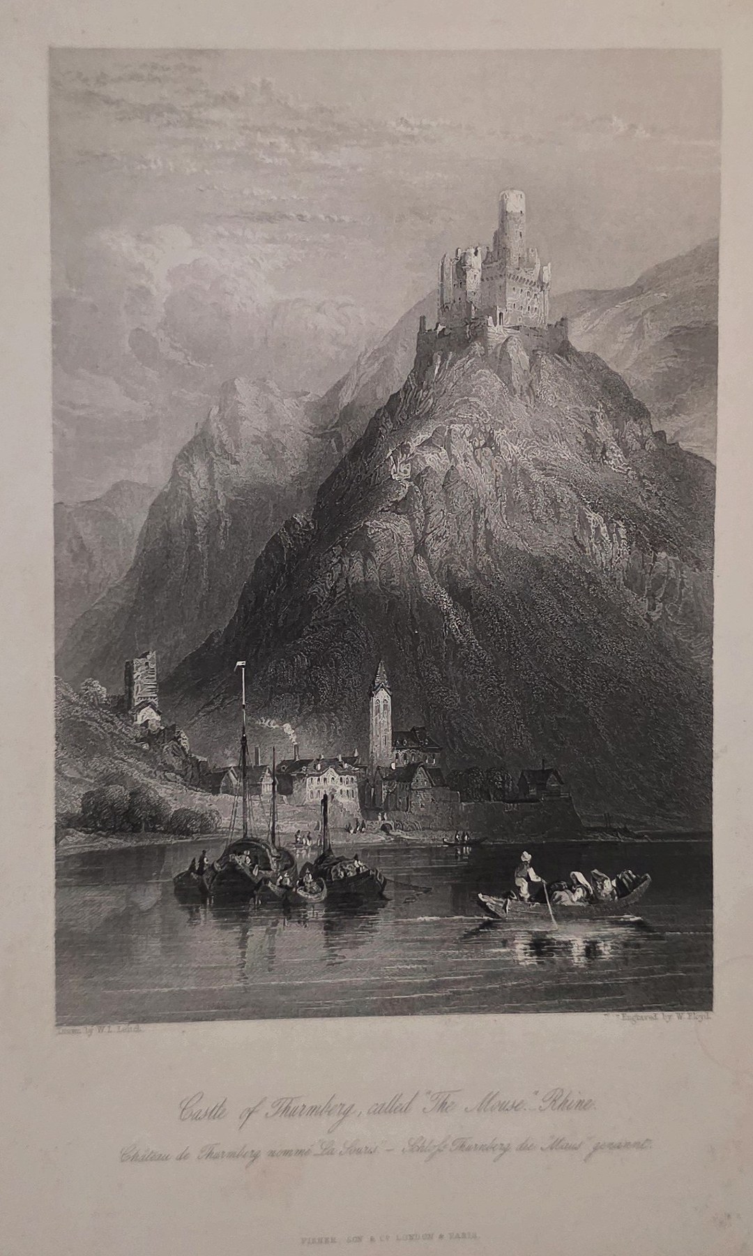 Burg auf steilem Fels über Fluss