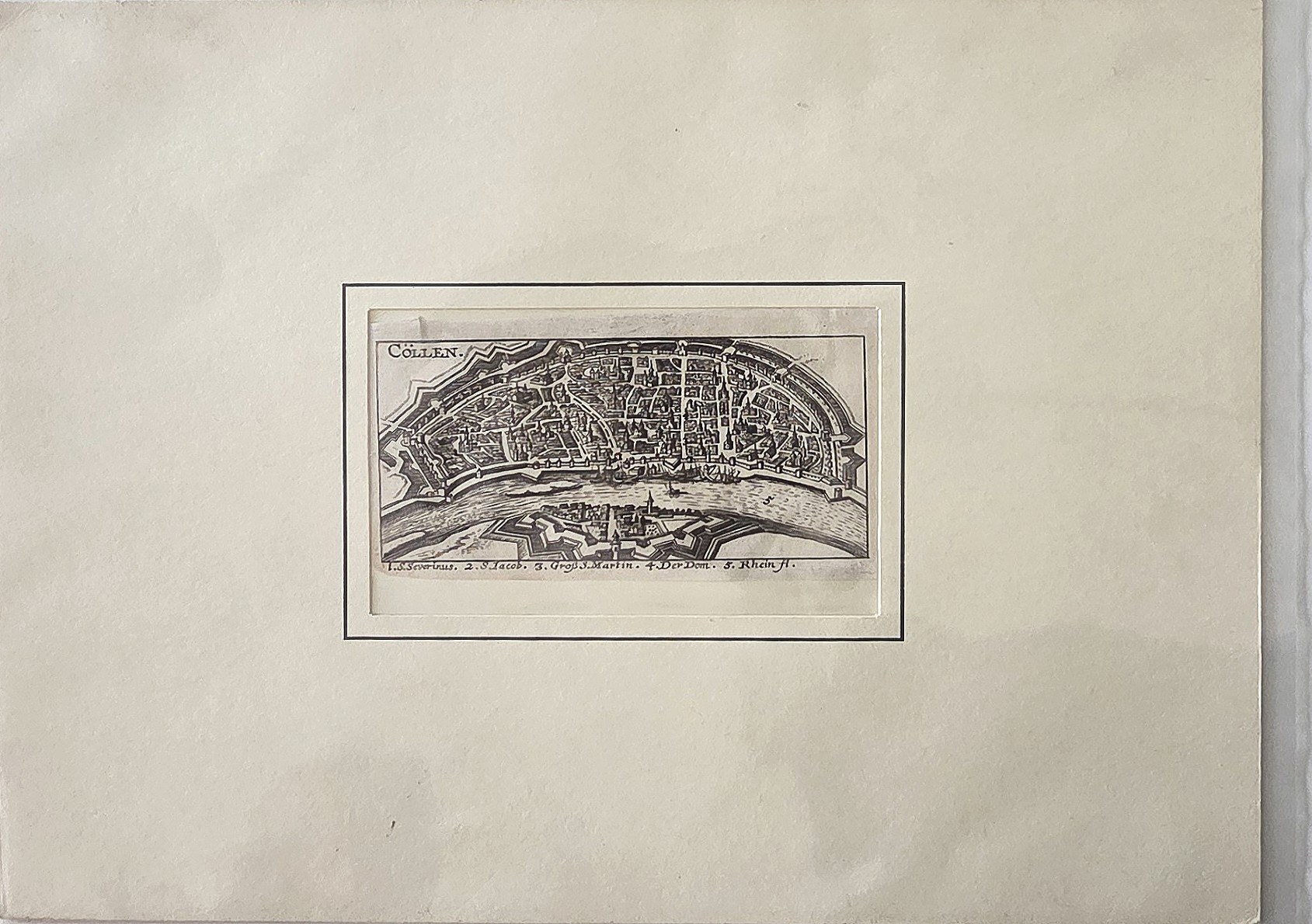 eines historischen Stadtplans am Fluss