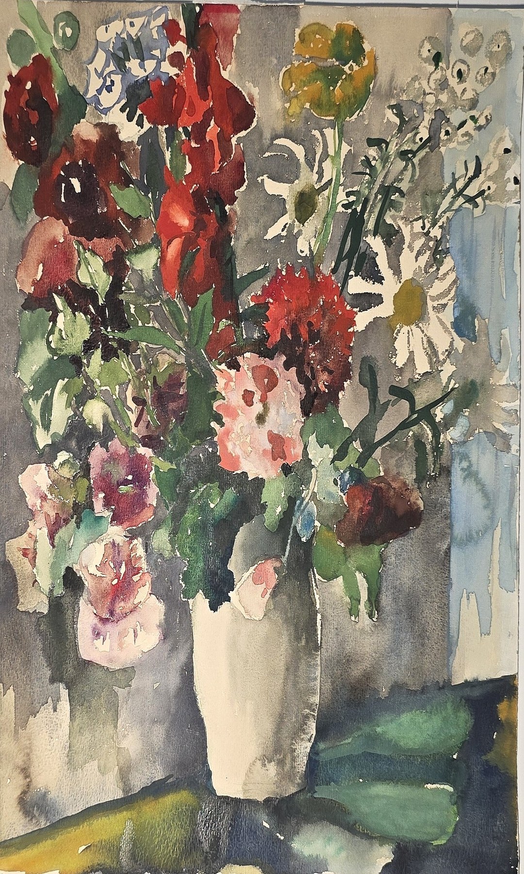 Aquarell mit üppigem roten und rosafarbenen Blumenstrauß