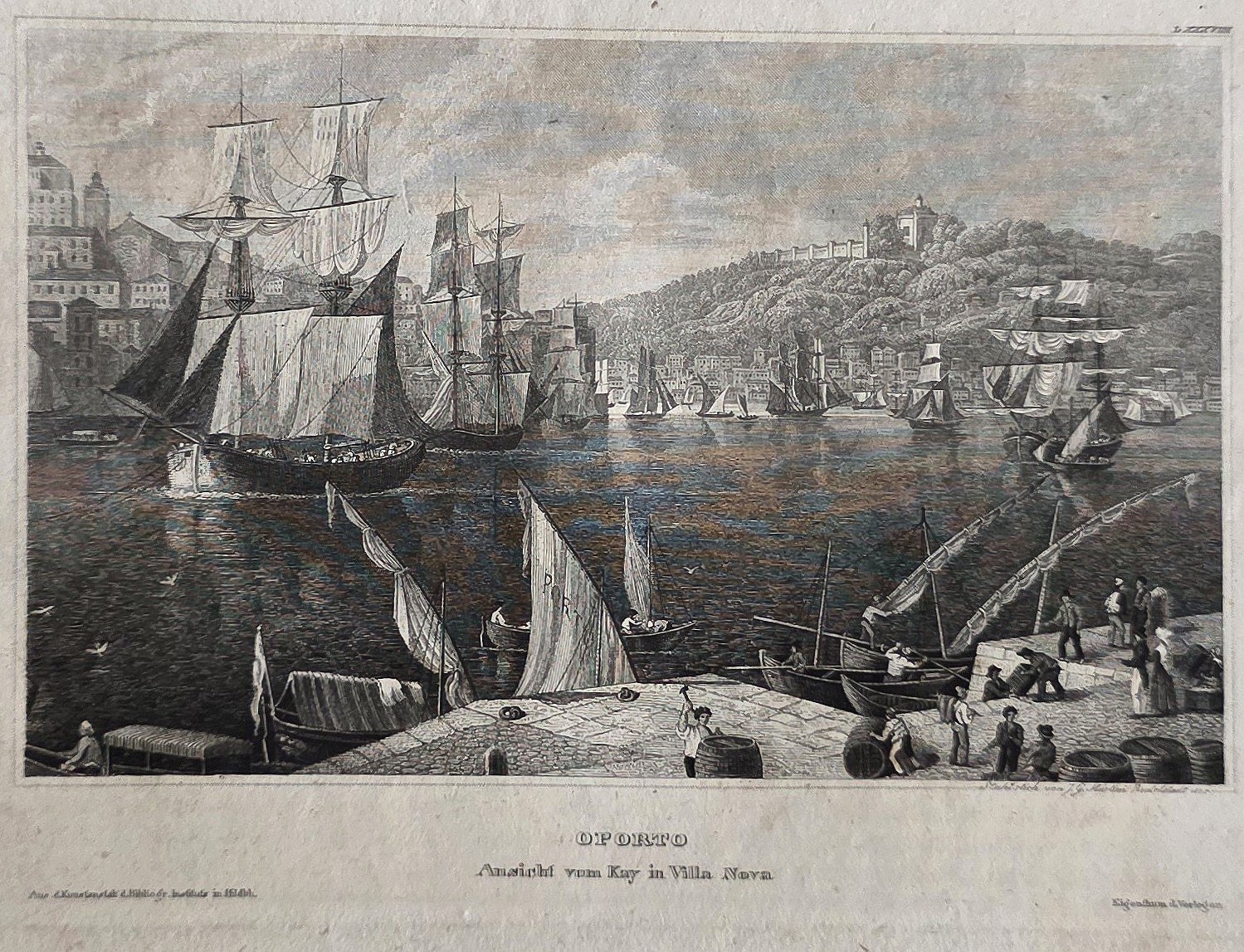 eines belebten Hafens mit Segelschiffen