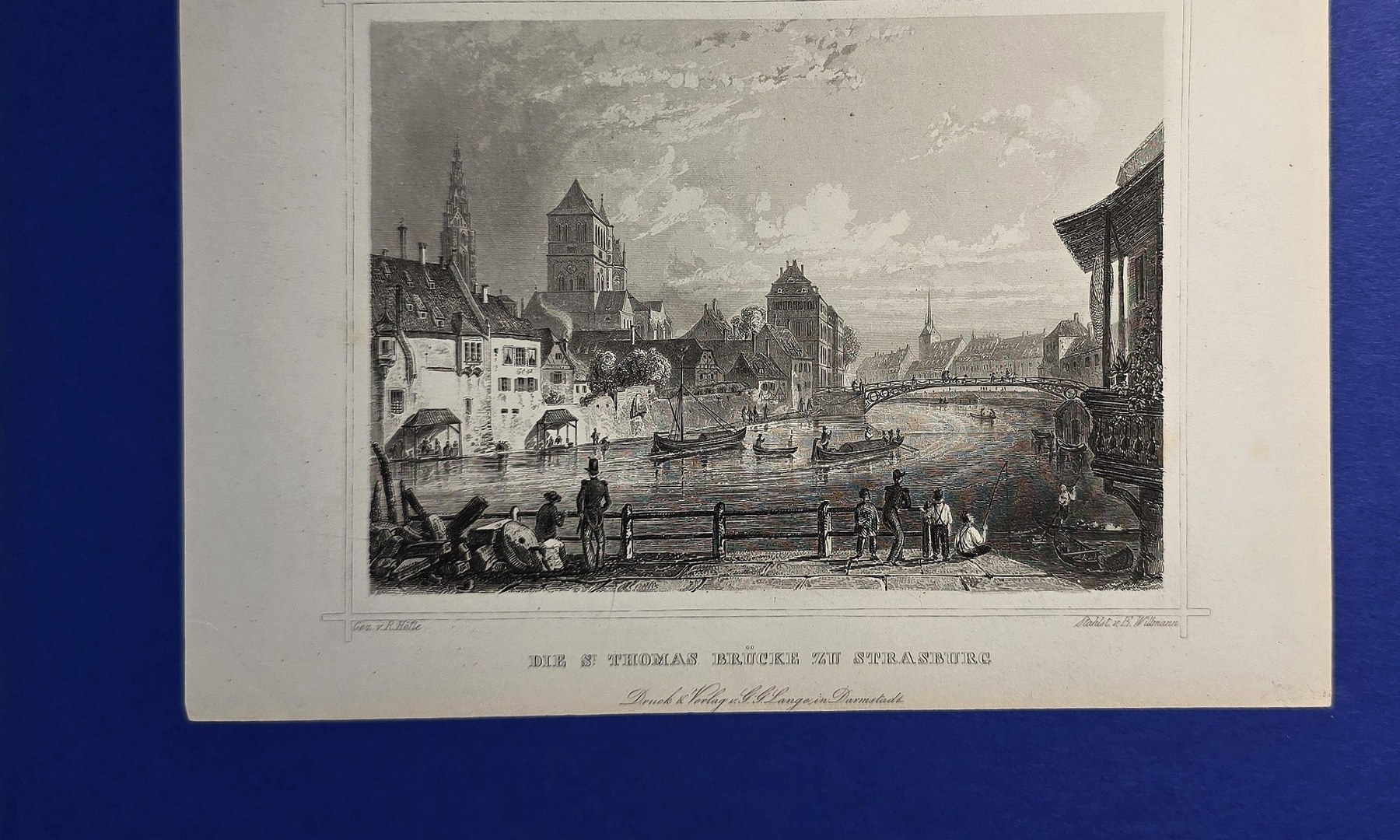 Stadtansicht mit Brücke und markanten Türmen