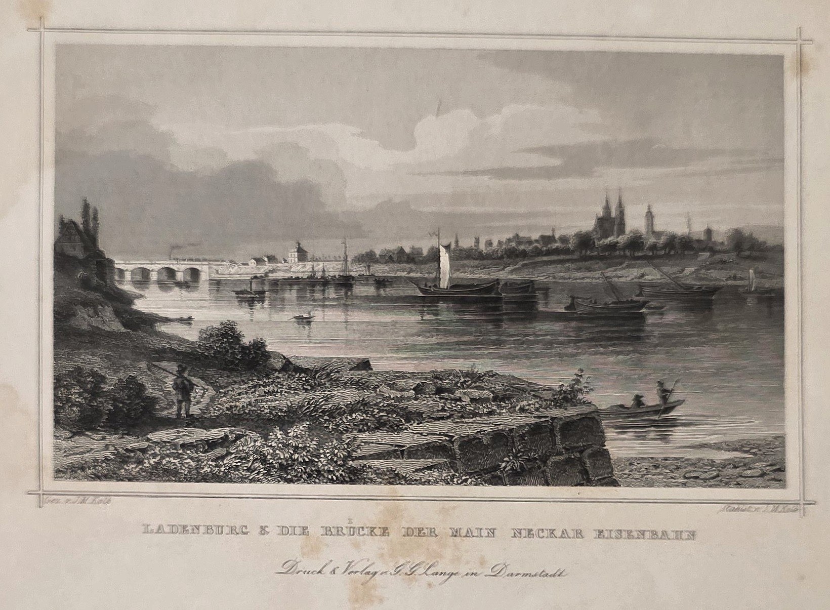 Historische Architekturdarstellung – Flussstadt mit langer Brücke