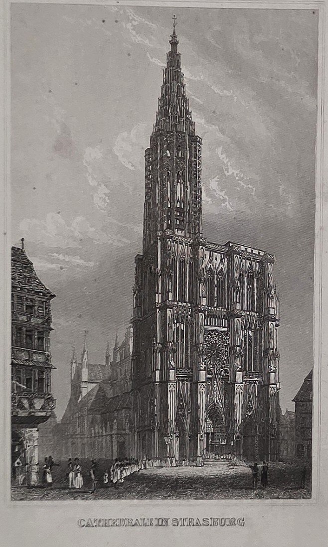 Hoch aufragende Kathedralfassade