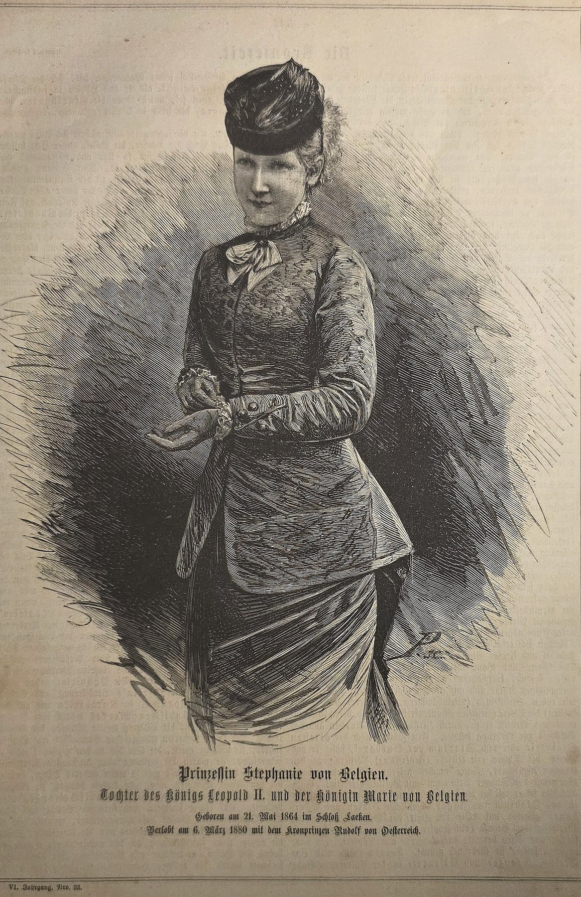 Junge Frau im dunklen Kleid