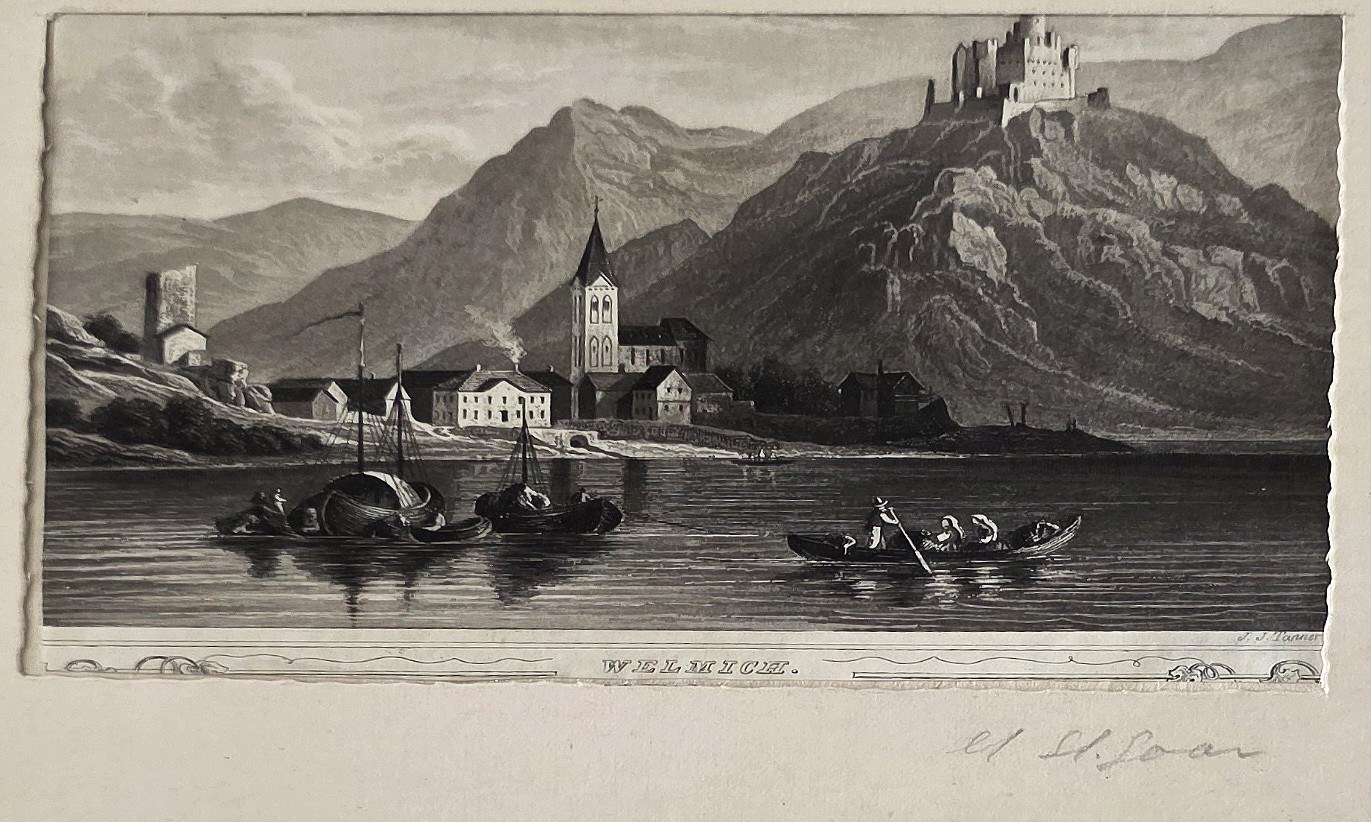 Schloss am See mit Booten