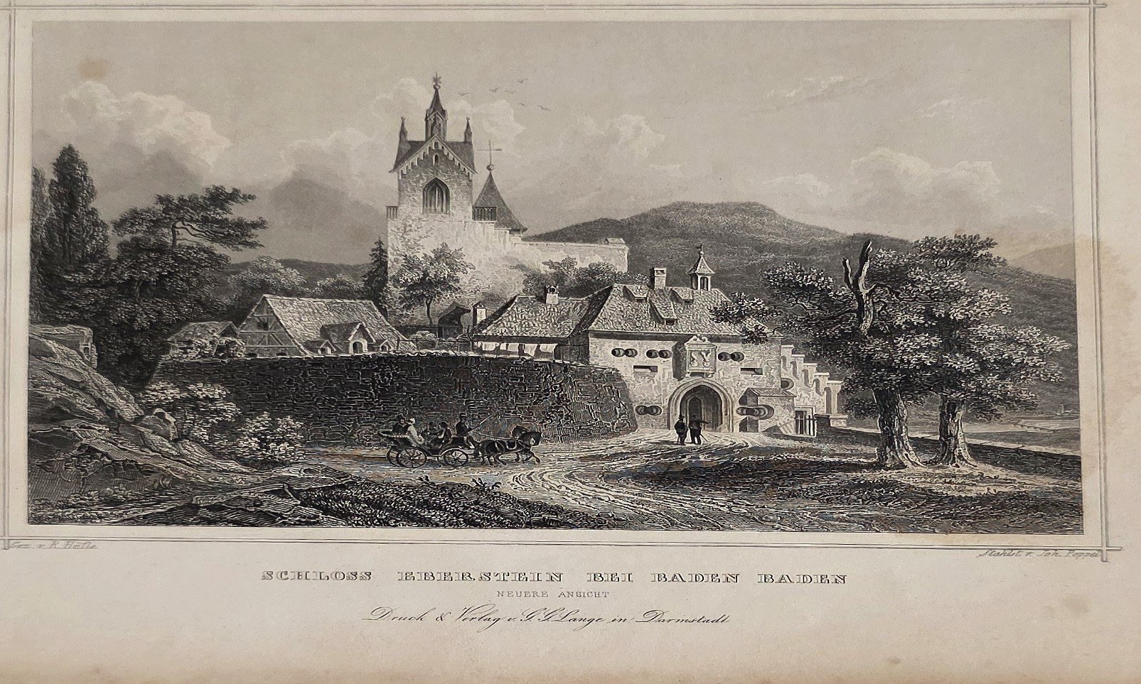 Sakrale historische Darstellung – Klosterhof vor Bergkulisse