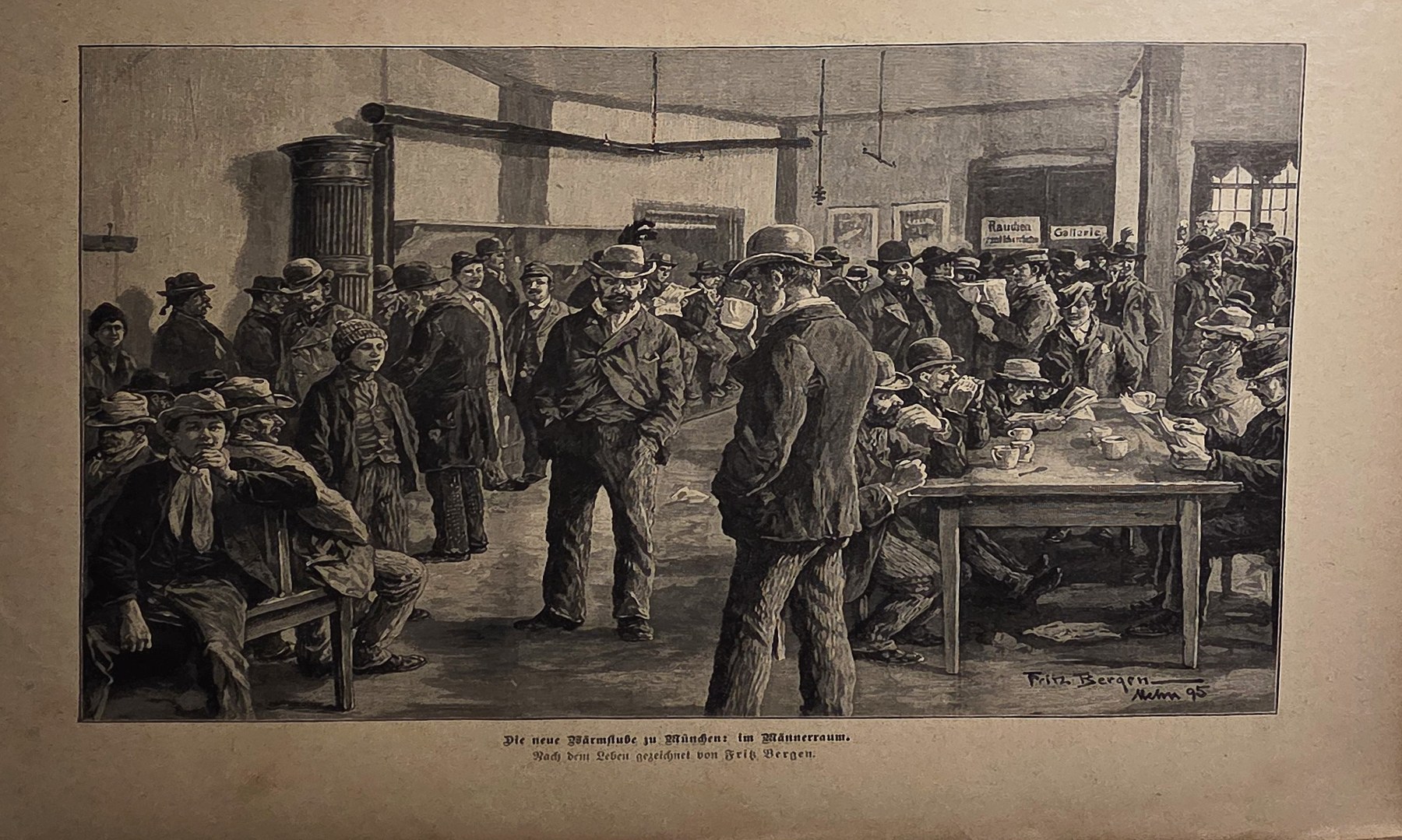 Menschenmenge in großer Werk- oder Markthalle