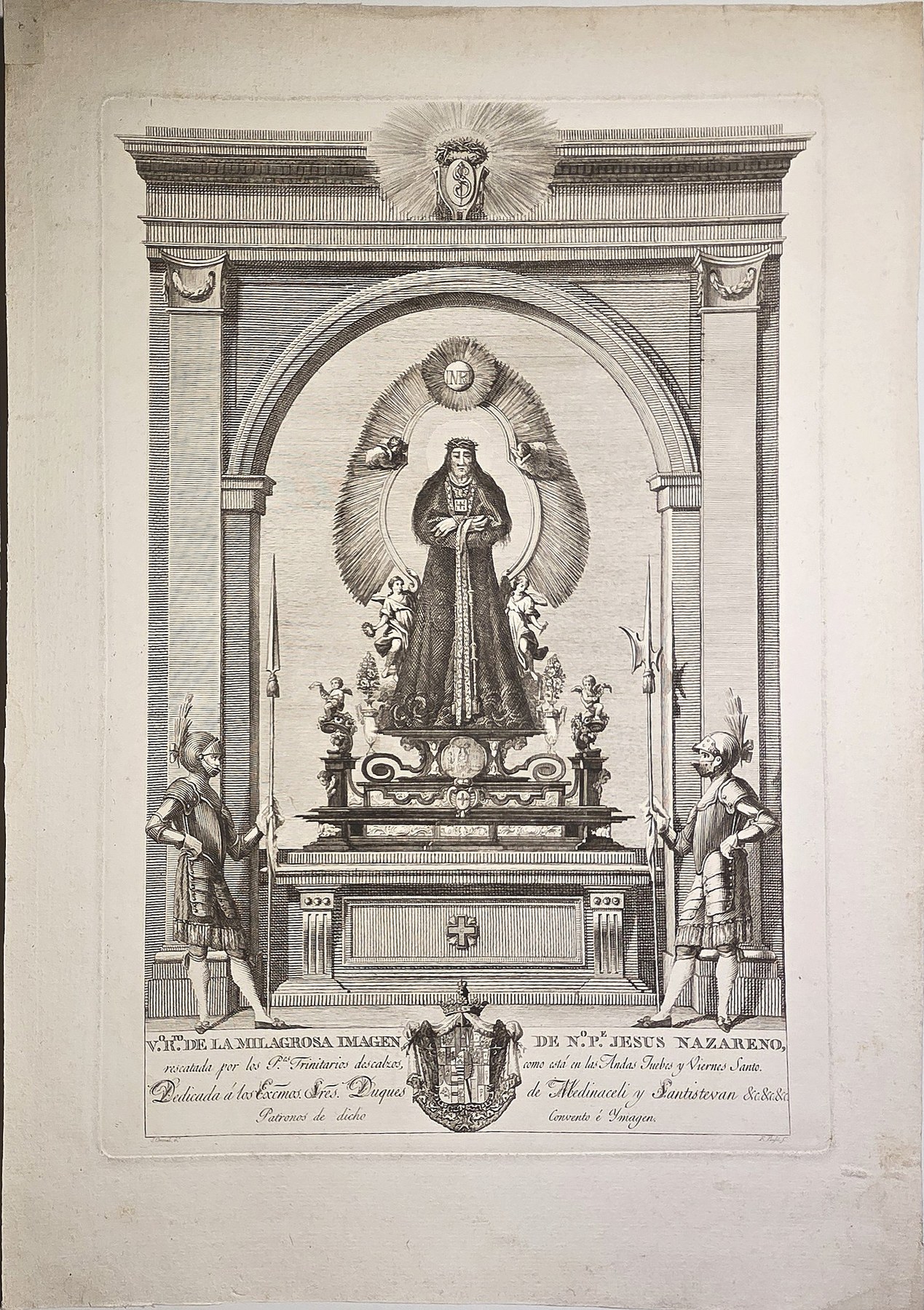 Marienstatue in klassischer Altararchitektur