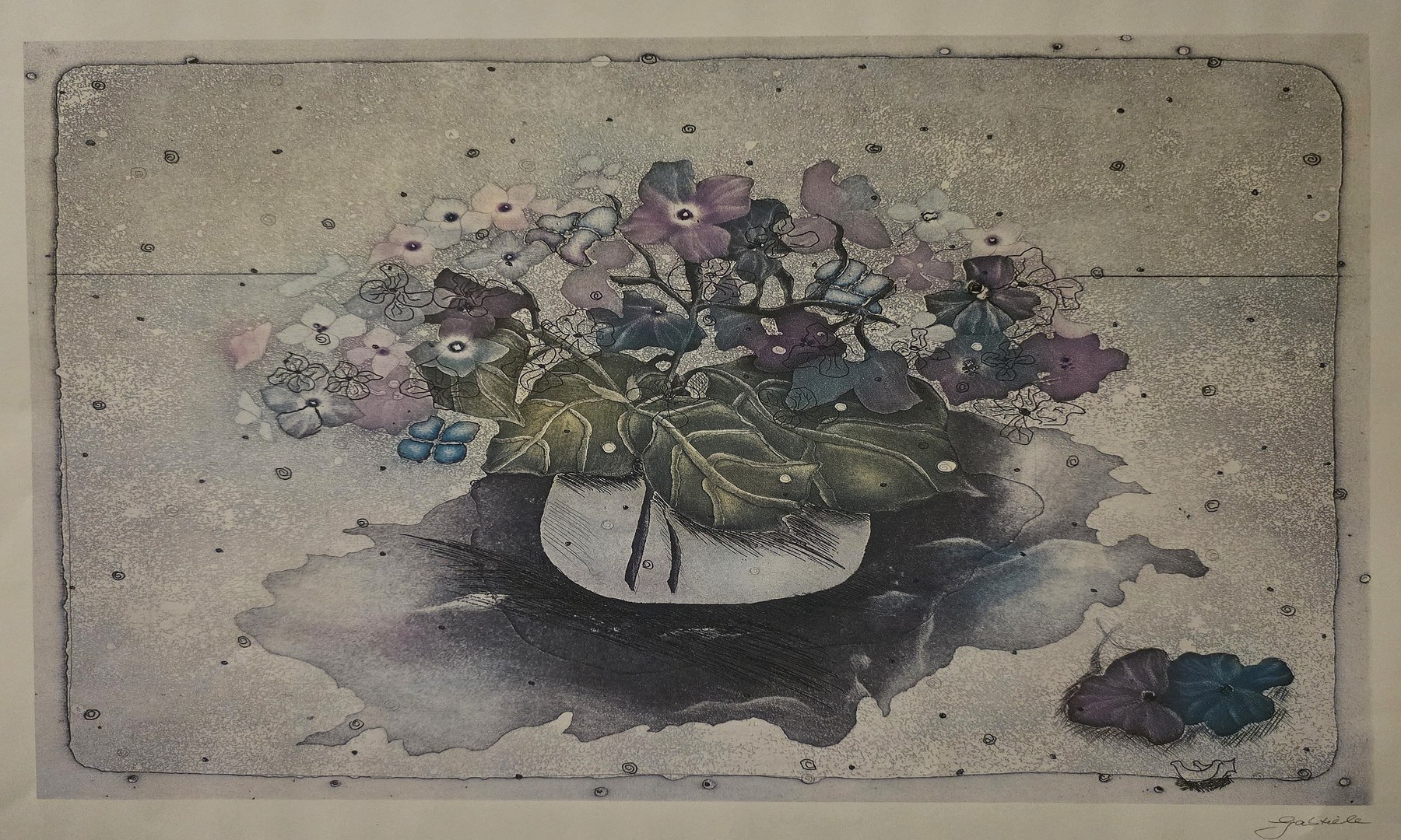 Dekorative Blumengrafik mit violettem Strauß