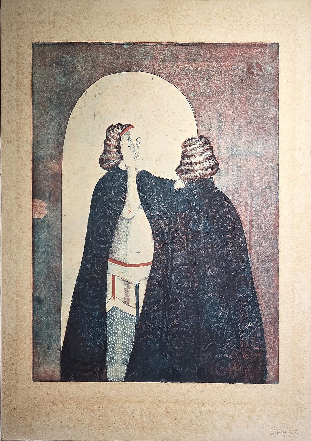 Figur mit dunklem ornamentiertem Umhang