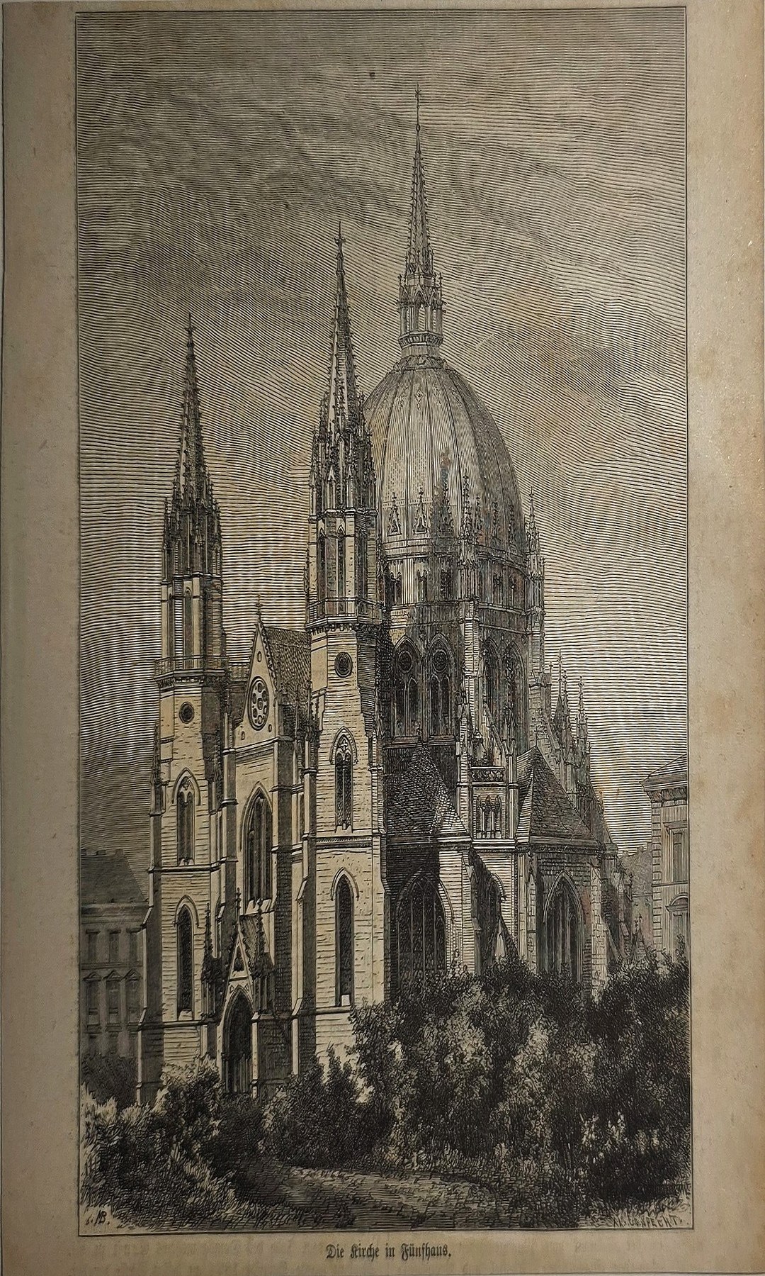 Hohe Kirche mit zwei schlanken Türmen