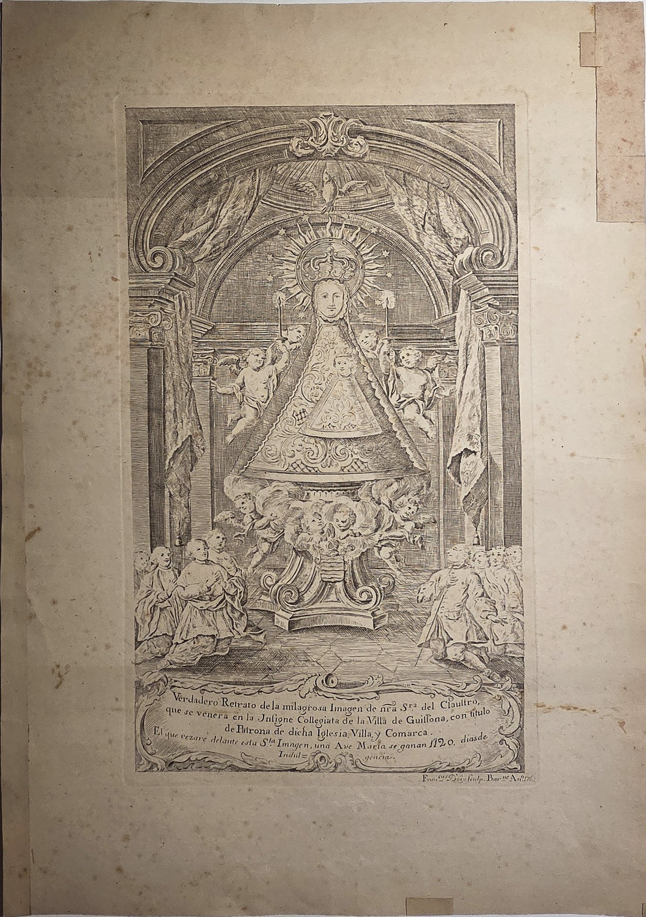 Marienaltar mit reich ornamentierter Einfassung