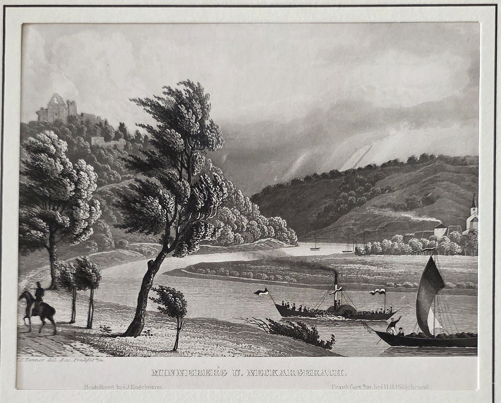 Ruhige Flusslandschaft mit Segelboot