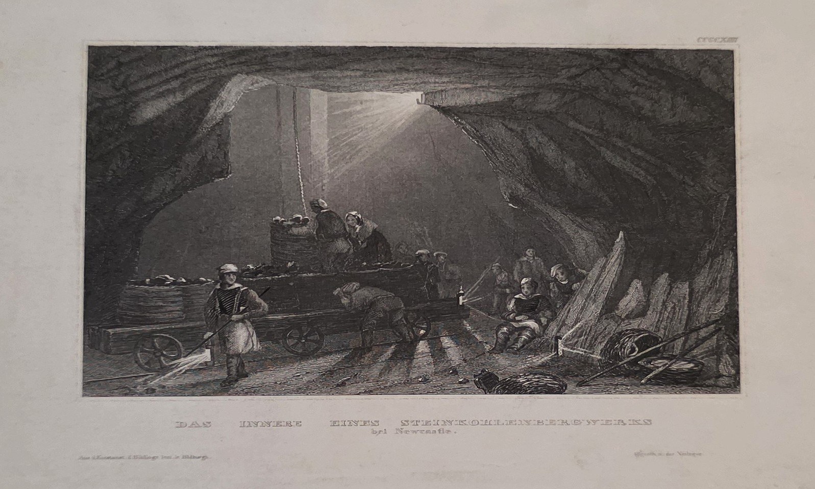 Dunkle Höhlenszene mit Figuren
