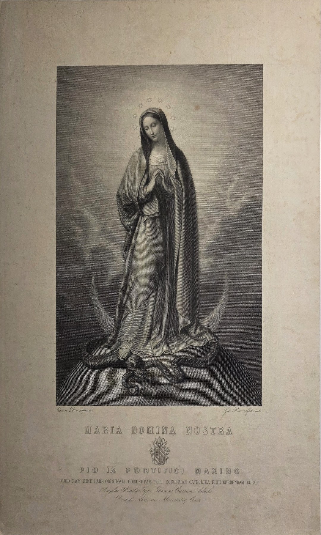 einer stehenden Madonnenfigur auf Wolken