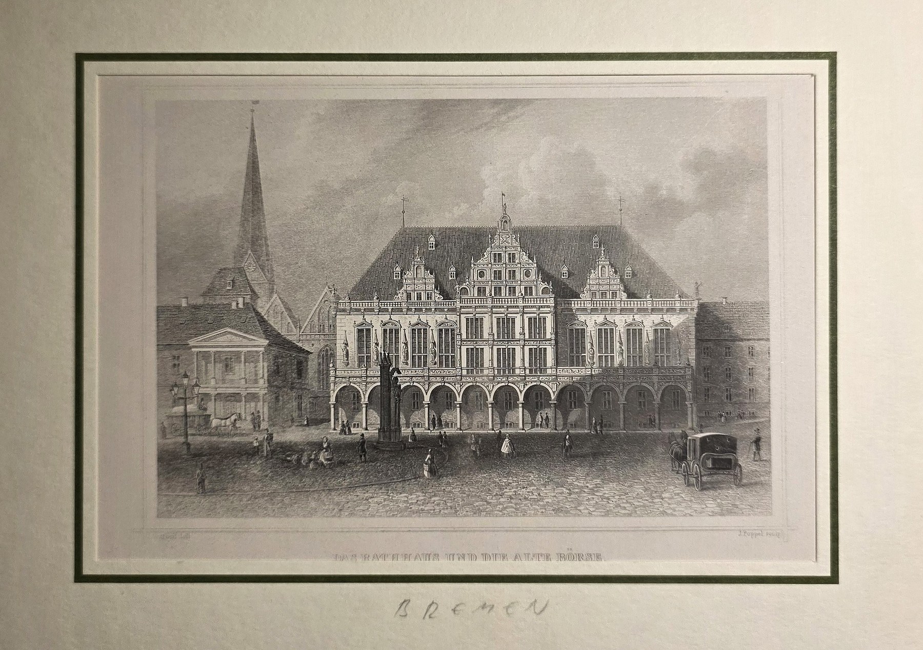 Repräsentatives Gebäude mit Arkaden und Turm