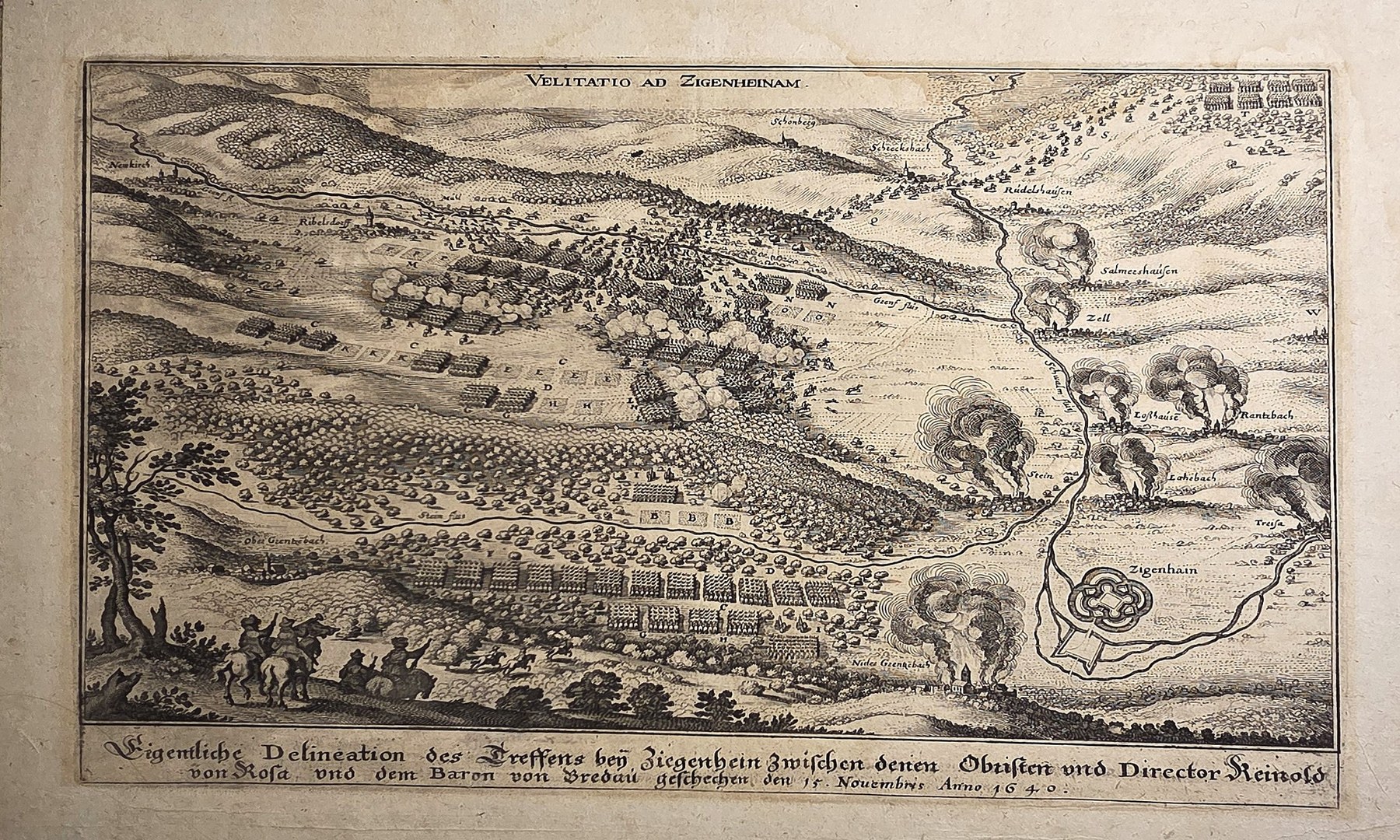 Großräumige Belagerungsszene in hügeliger Landschaft