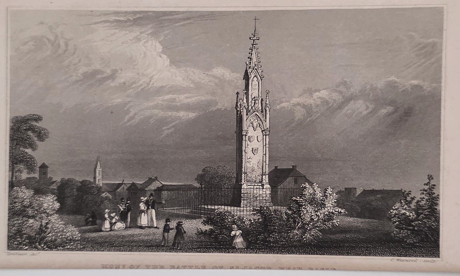 Kirchturm über ländlicher Siedlung