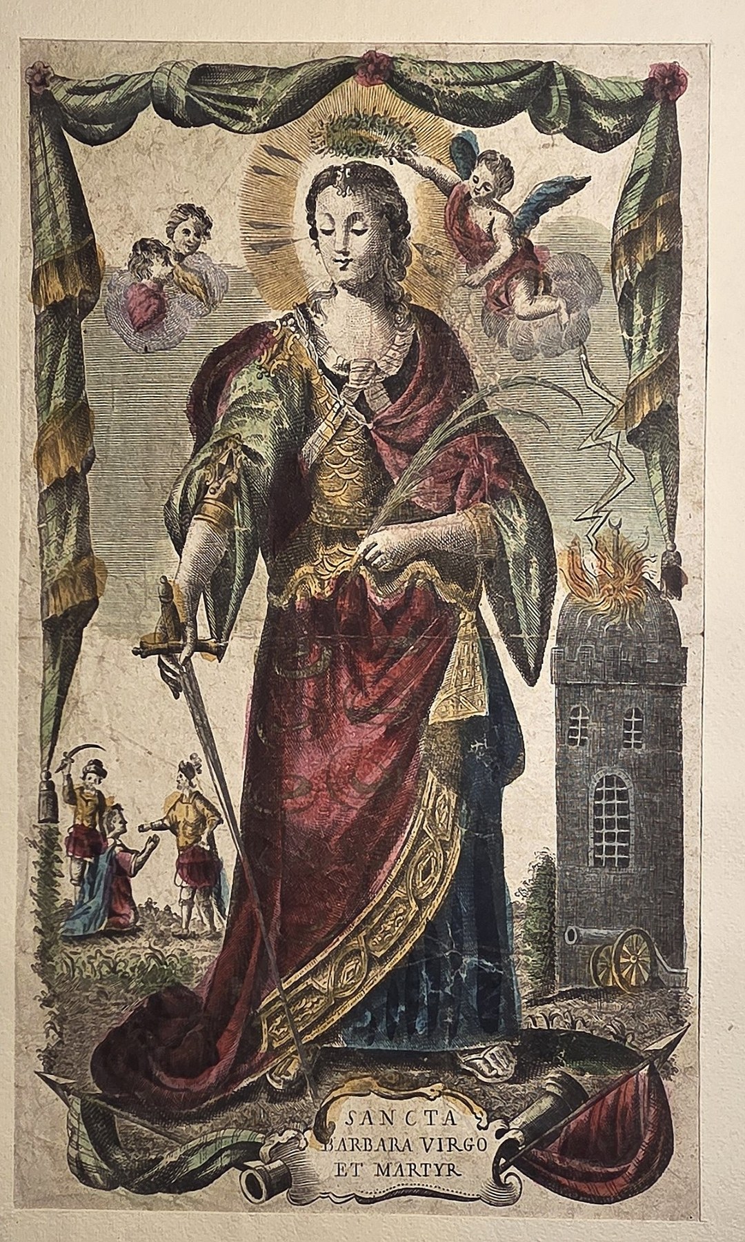 Farbenreiche weibliche Heiligenfigur mit Schwert