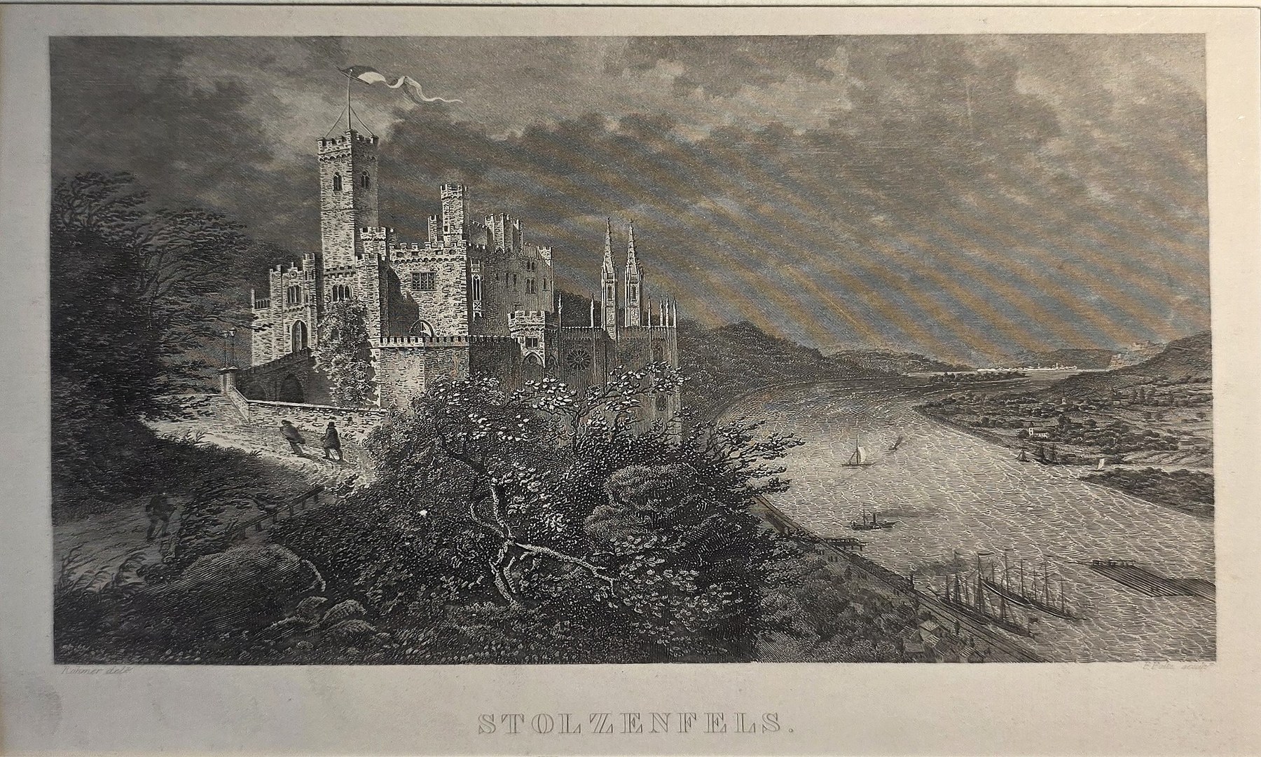 Burg über Flusslandschaft mit weiter Ebene