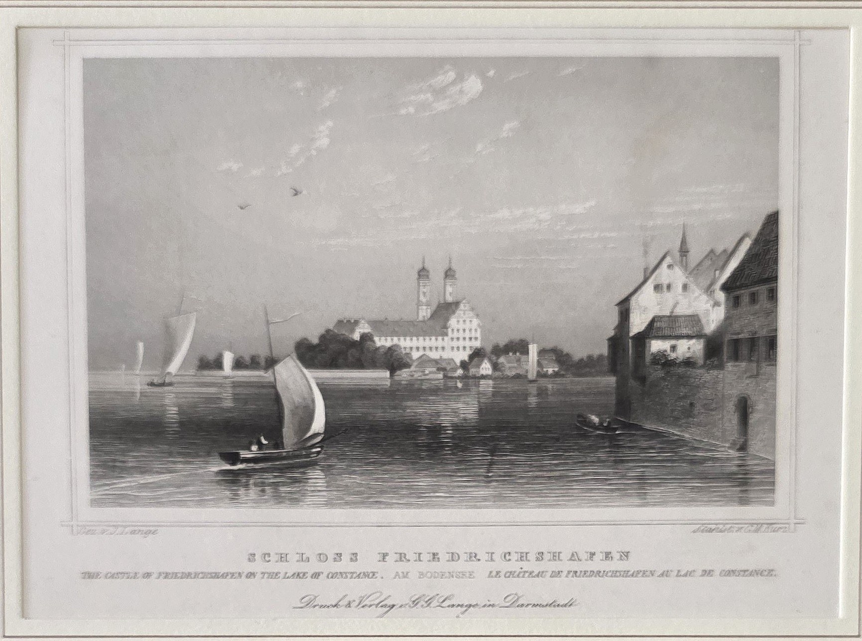 Befestigte Uferstadt mit Segelboot