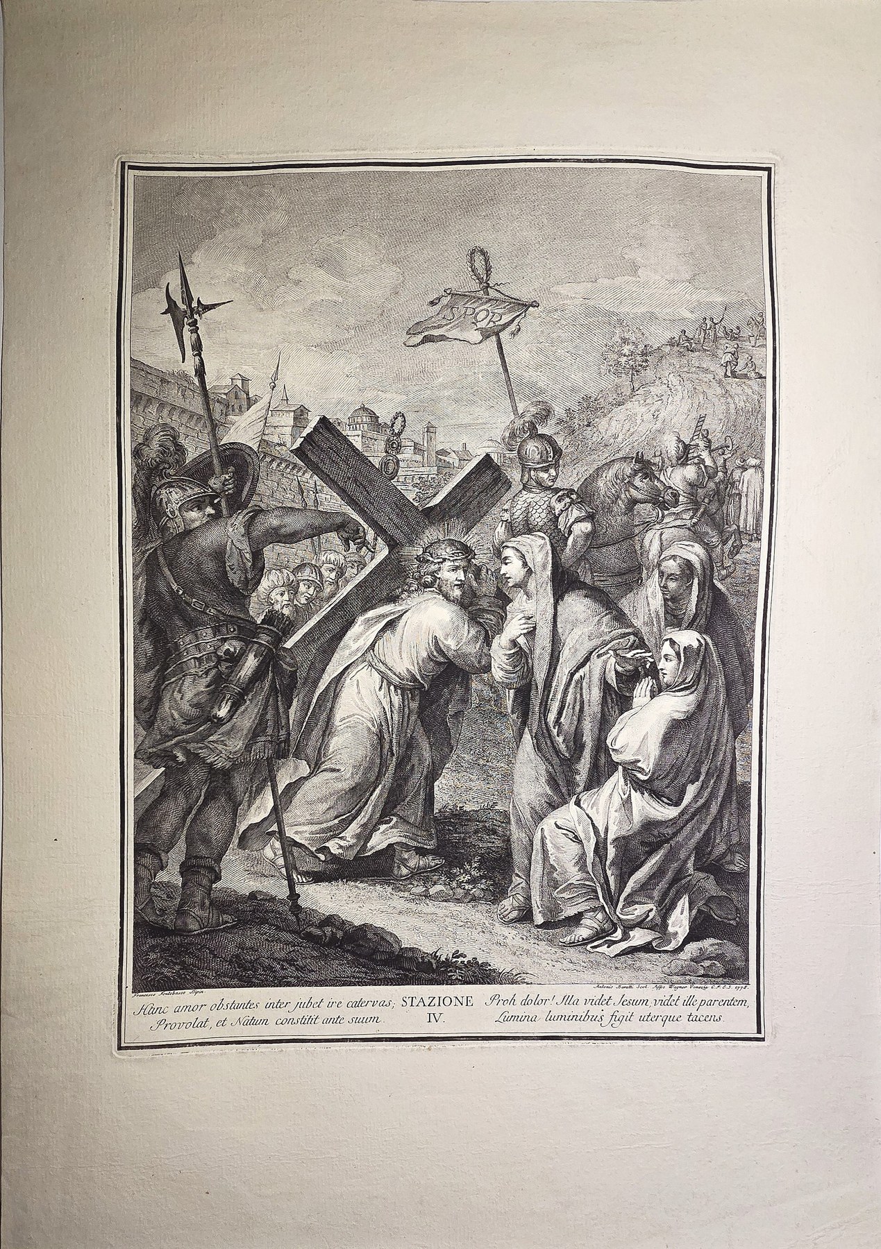 Kreuztragung in dichter Menschenmenge