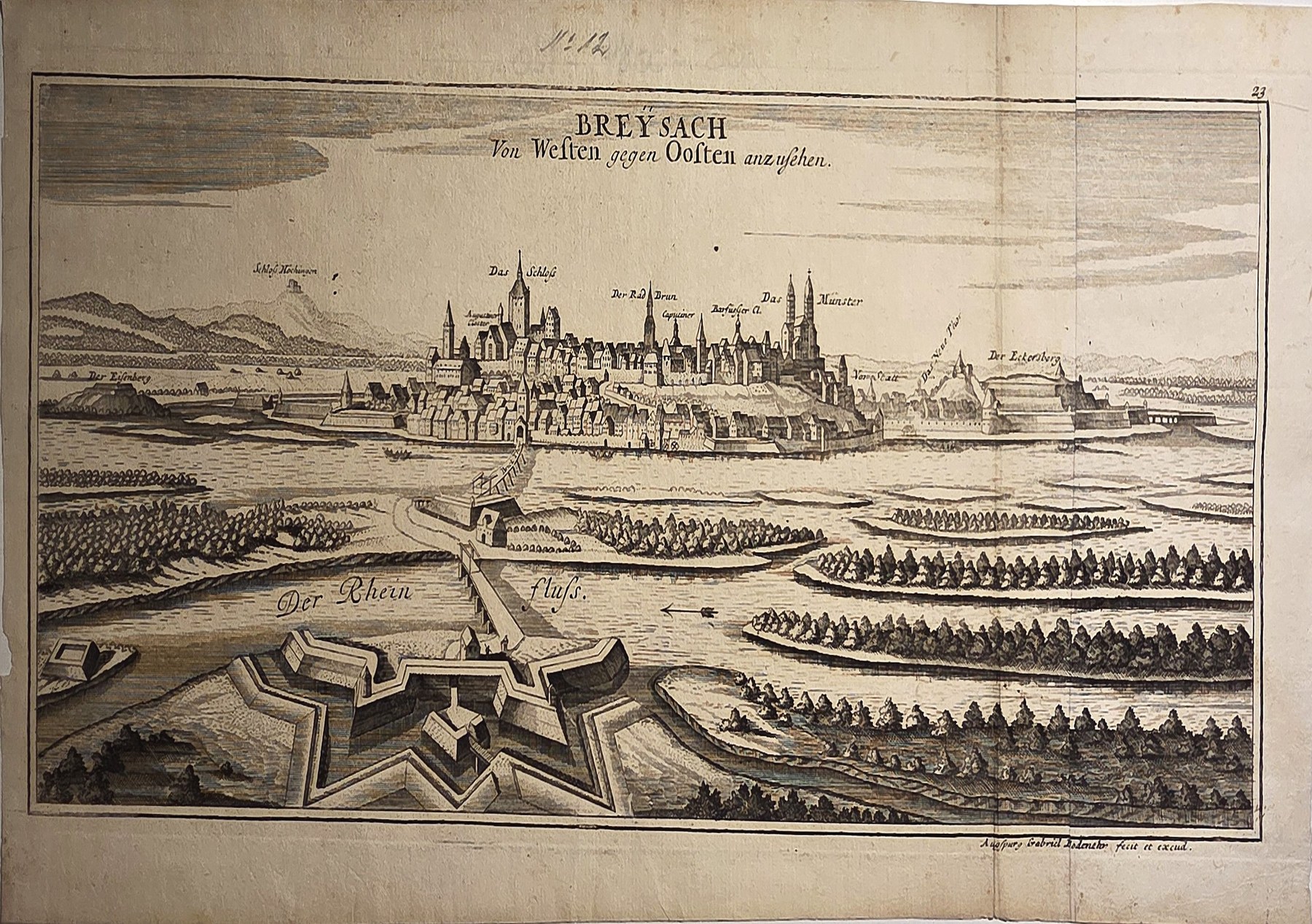 Befestigte Stadt aus erhöhter Perspektive