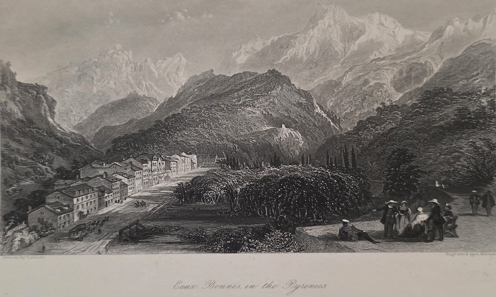 Alpental mit dichter Bergkulisse