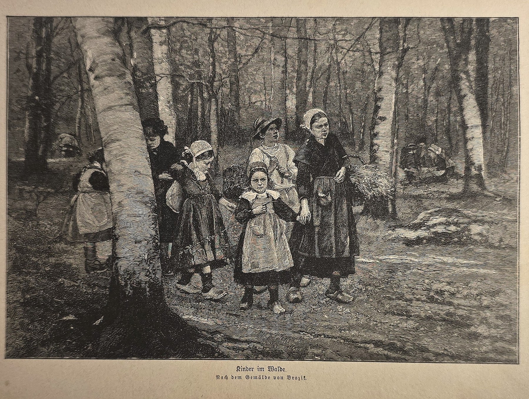 Kindergruppe zwischen Birken