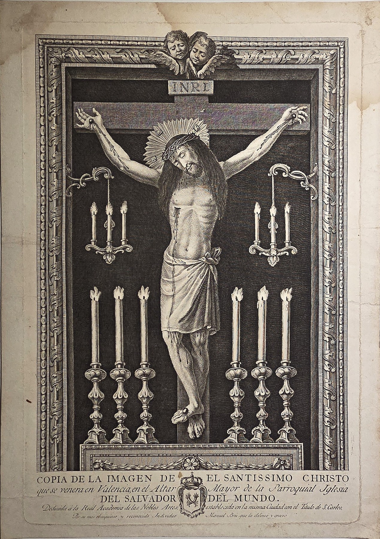 mit Christus am Kreuz und Leuchtern