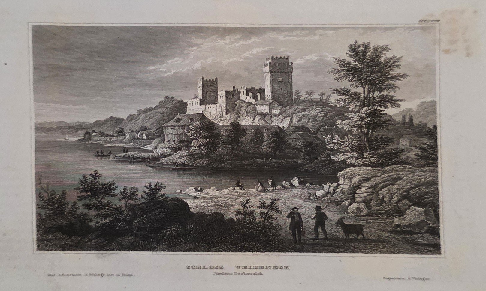 Burgruine auf felsiger Anhöhe