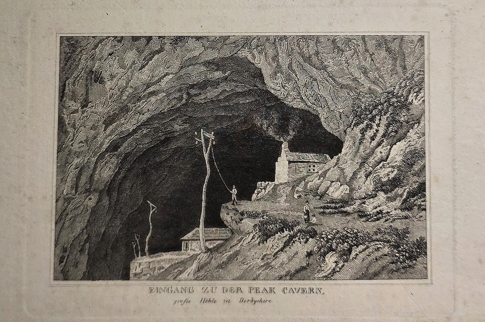 Eingang zu einer Felsenhöhle – dramatischer