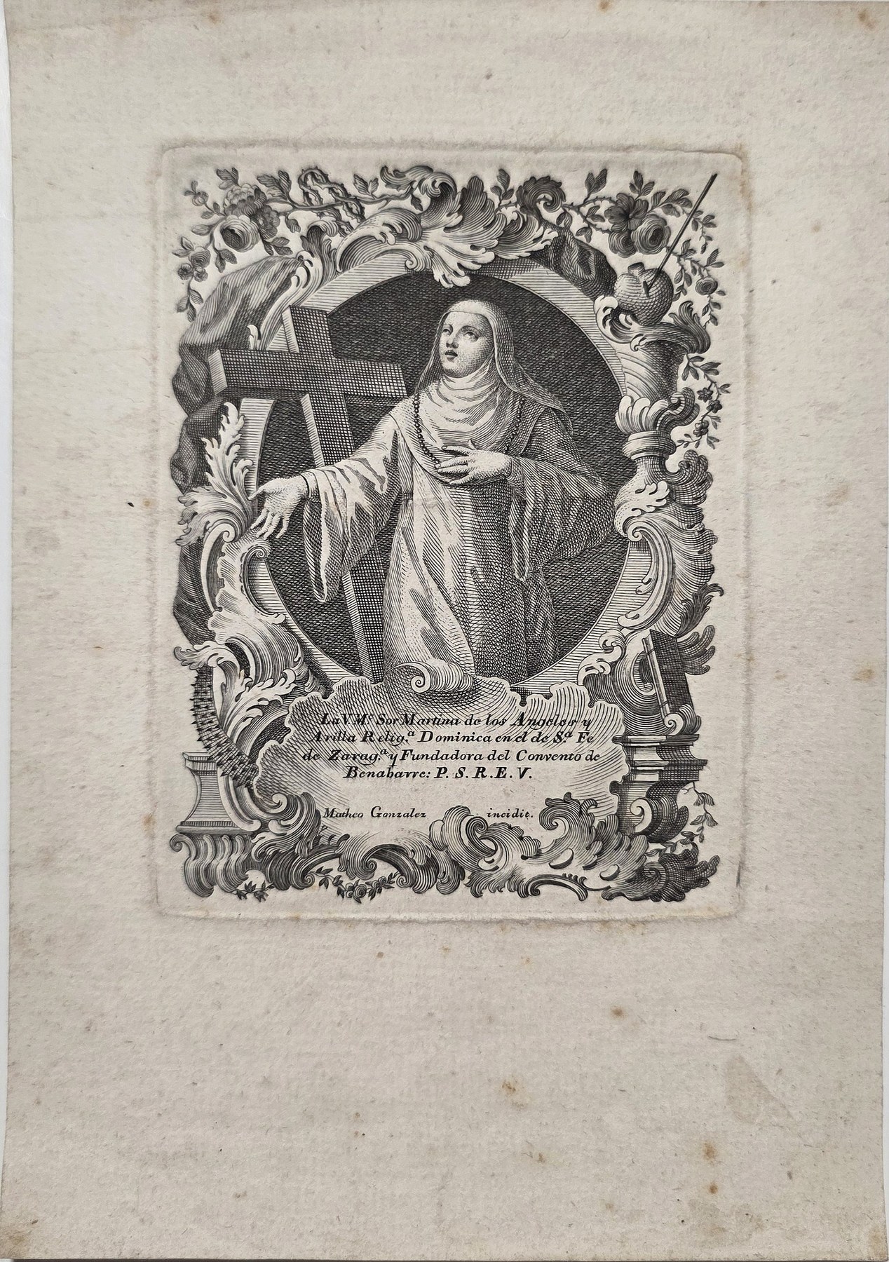 Heilige Frauenfigur in floraler Kartusche