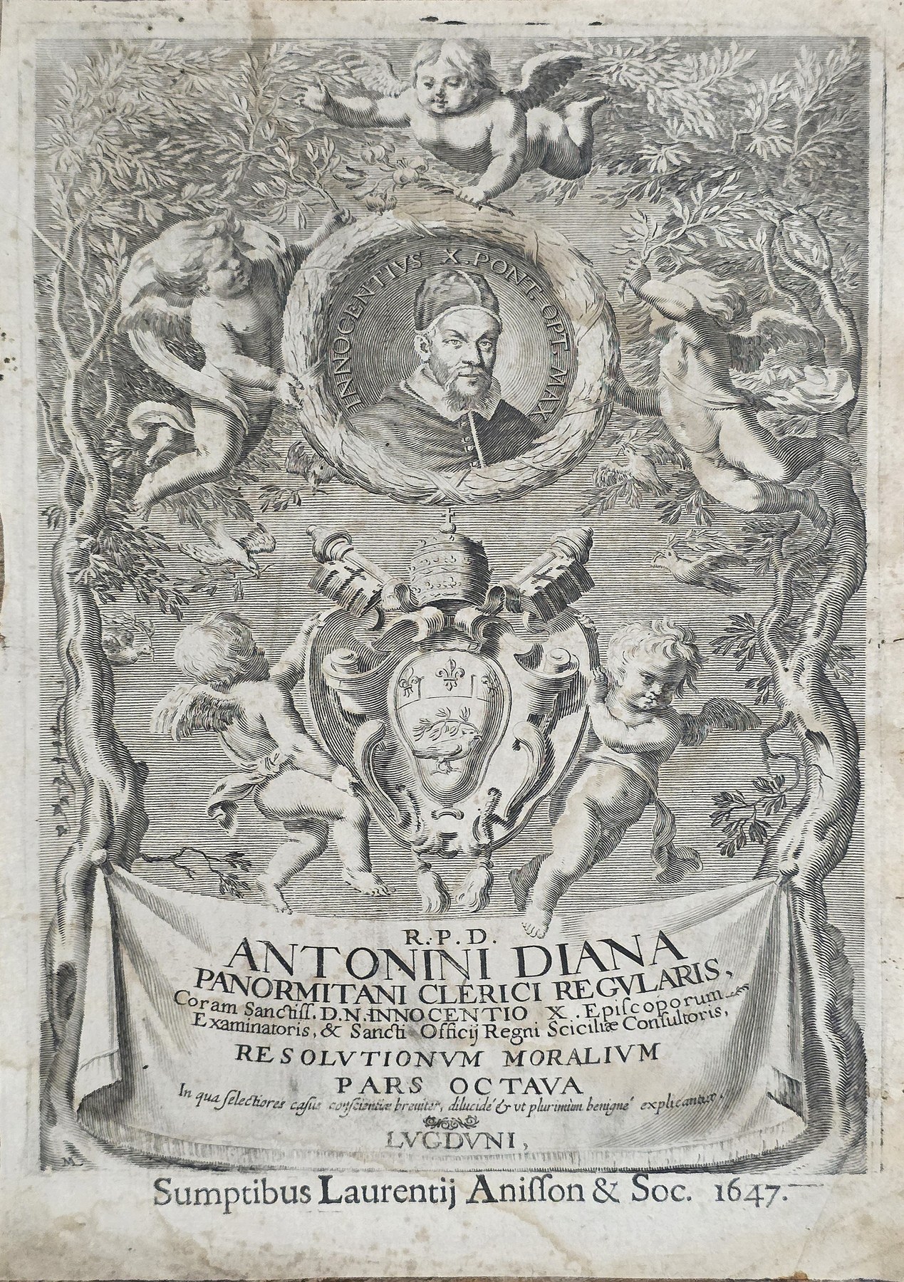 Porträtmedaillon über Wappen und Putten