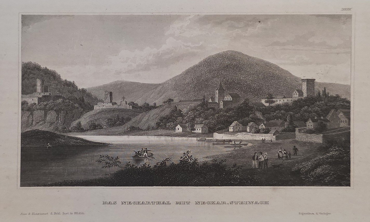 Flusslandschaft mit rundem Berg und Dorf