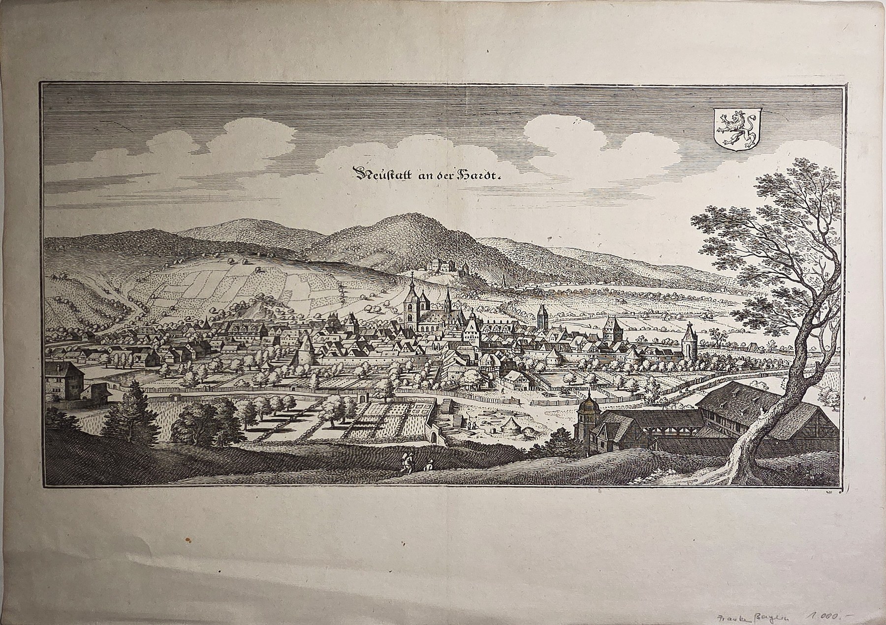 Historische Ortsdarstellung – mit Panorama einer Stadt vor Hügeln