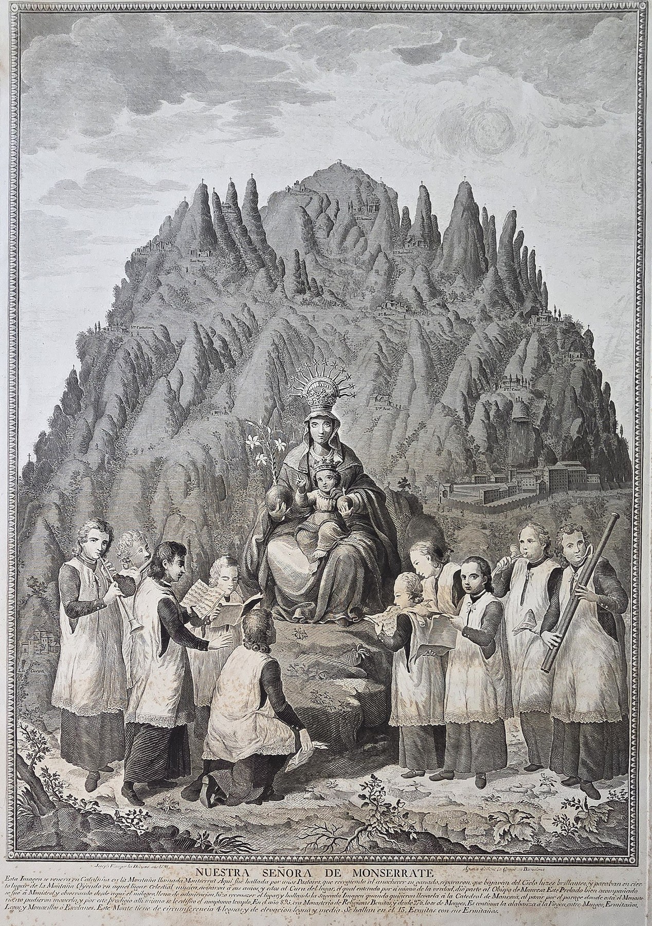 einer thronenden Marienfigur vor Bergkulisse
